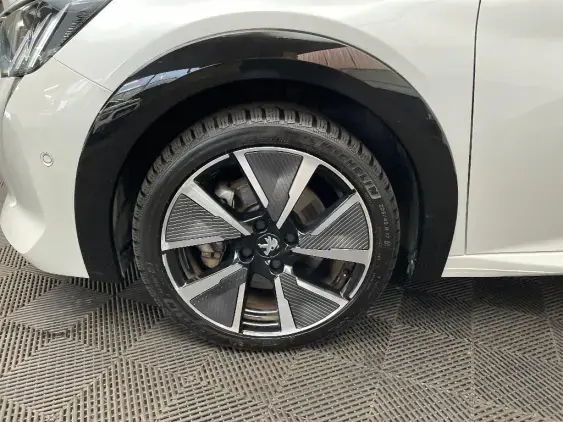 PEUGEOT 208 ELECTRIQUE II - voiture d'occasion - Photo 23