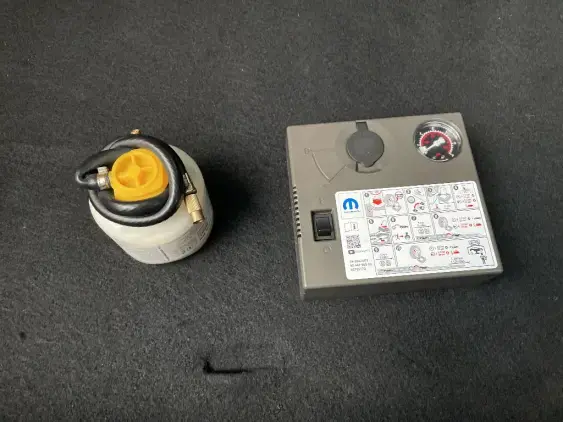 PEUGEOT 208 BUSINESS R II - voiture d'occasion - Photo 16