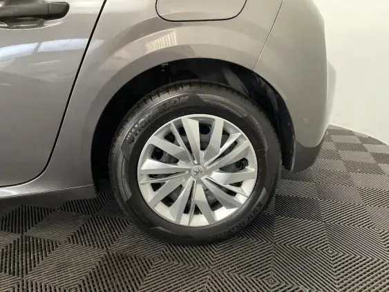 PEUGEOT 208 BUSINESS R II - voiture d'occasion - Photo 23