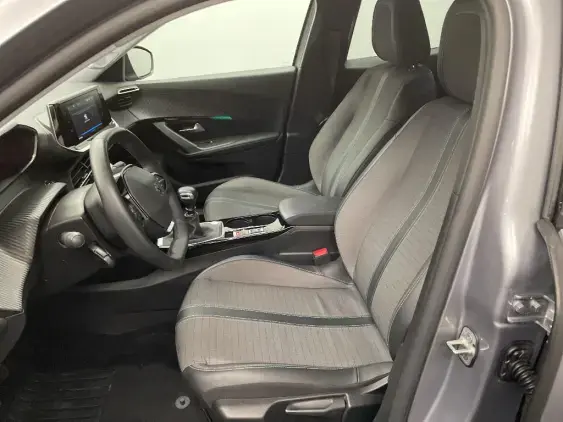 PEUGEOT 2008 II - voiture d'occasion - Photo 18