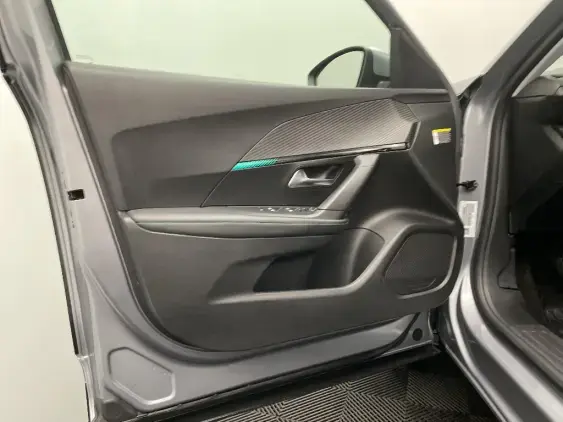 PEUGEOT 2008 II - voiture d'occasion - Photo 19