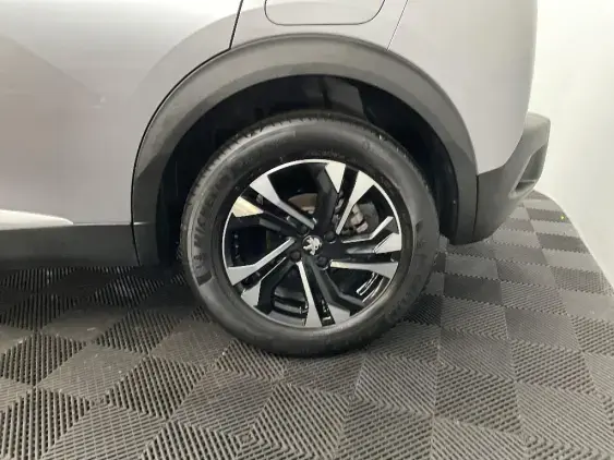 PEUGEOT 2008 II - voiture d'occasion - Photo 24