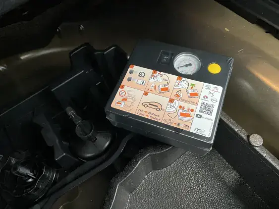 PEUGEOT 2008 II - voiture d'occasion - Photo 17