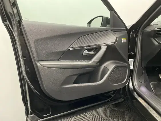 PEUGEOT 2008 II - voiture d'occasion - Photo 19