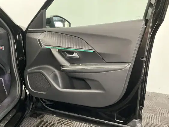 PEUGEOT 2008 II - voiture d'occasion - Photo 20