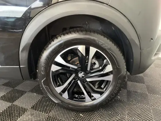 PEUGEOT 2008 II - voiture d'occasion - Photo 24