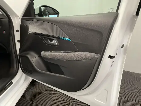 PEUGEOT 208 BUSINESS R II - voiture d'occasion - Photo 20