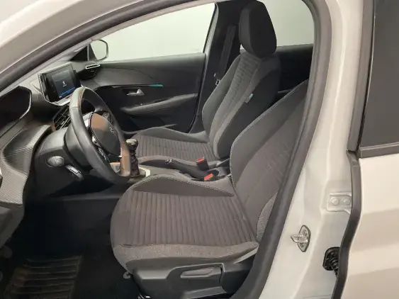 PEUGEOT 208 BUSINESS R II - voiture d'occasion - Photo 17