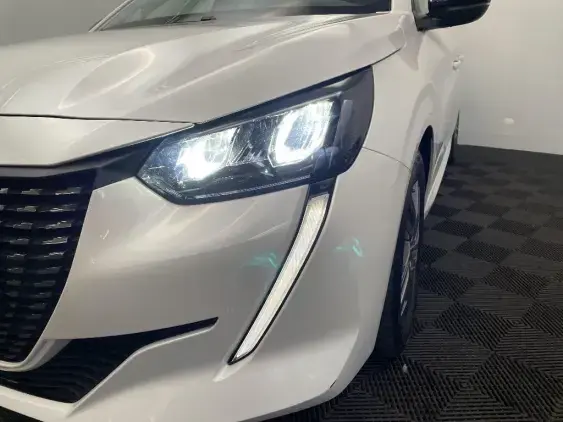 PEUGEOT 208 BUSINESS R II - voiture d'occasion - Photo 21