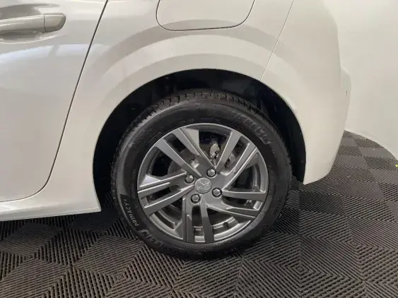 PEUGEOT 208 BUSINESS R II - voiture d'occasion - Photo 23