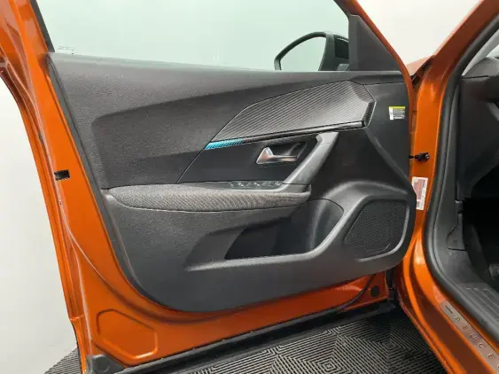 PEUGEOT 2008 ELECTRIQUE II - voiture d'occasion - Photo 19