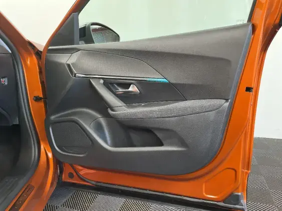 PEUGEOT 2008 ELECTRIQUE II - voiture d'occasion - Photo 20