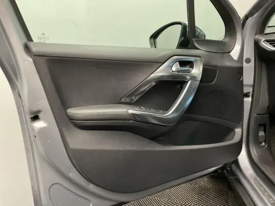 PEUGEOT 2008 - voiture d'occasion - Photo 19