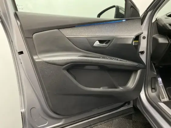 PEUGEOT 3008 II - voiture d'occasion - Photo 19