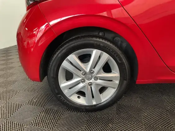 PEUGEOT 208 - voiture d'occasion - Photo 25