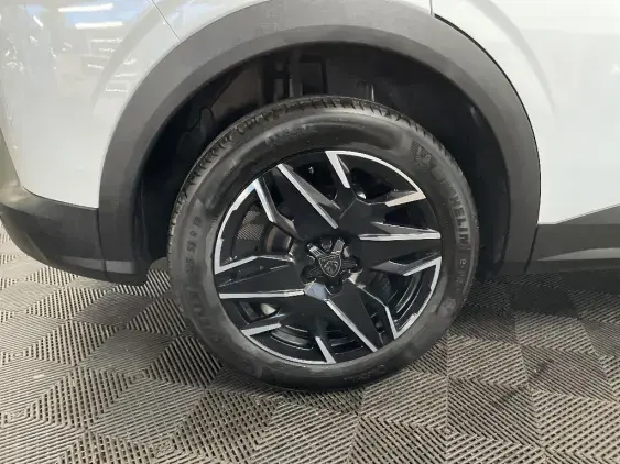 PEUGEOT 3008 III - voiture d'occasion - Photo 24