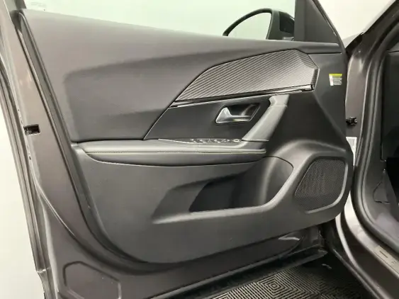 PEUGEOT 2008 II - voiture d'occasion - Photo 19