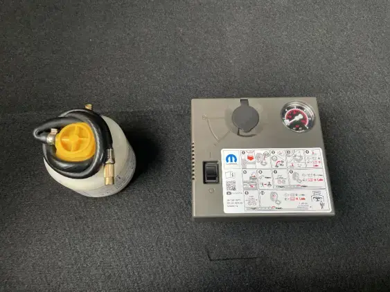 PEUGEOT 208 BUSINESS R II - voiture d'occasion - Photo 17