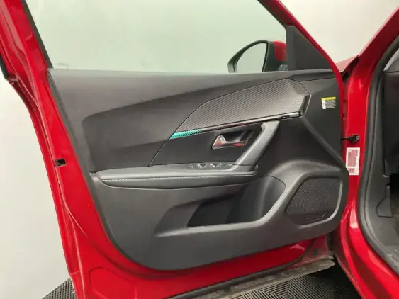 PEUGEOT 2008 II - voiture d'occasion - Photo 19