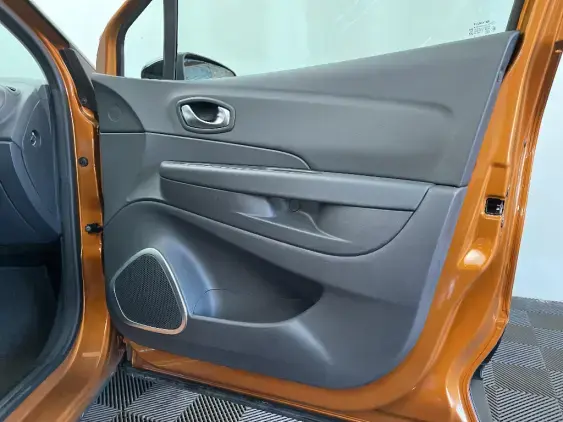 RENAULT CAPTUR - voiture d'occasion - Photo 20