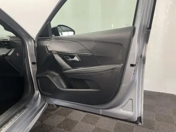 PEUGEOT 208 ELECTRIQUE II - voiture d'occasion - Photo 20