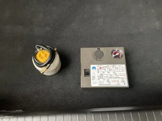 PEUGEOT 208 BUSINESS R II - voiture d'occasion - Photo 17