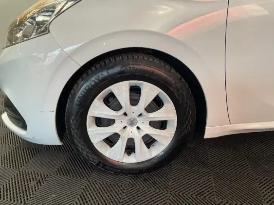 PEUGEOT 208 - voiture d'occasion - Photo 22