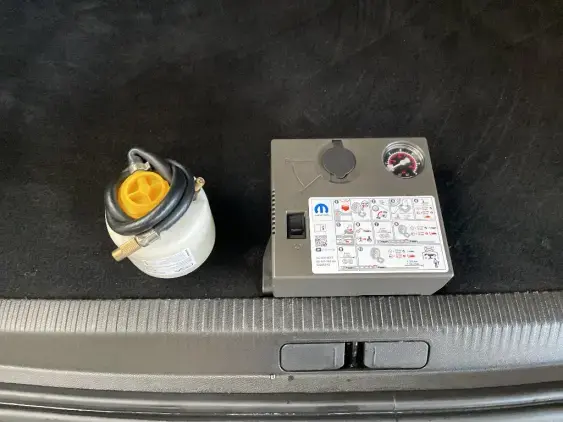 PEUGEOT 2008 II - voiture d'occasion - Photo 17