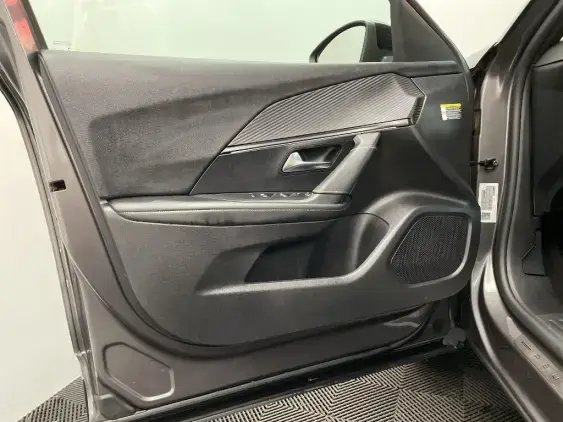 PEUGEOT 2008 II - voiture d'occasion - Photo 19