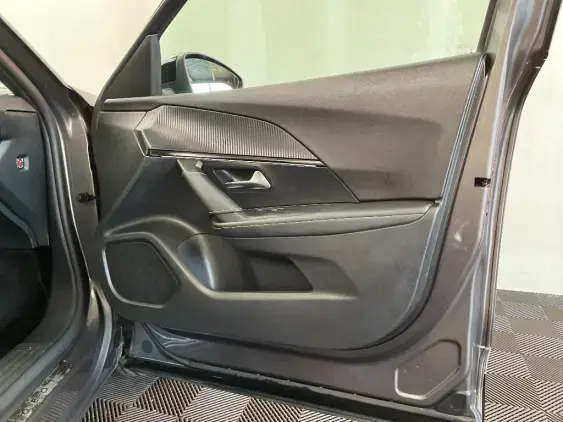 PEUGEOT 2008 II - voiture d'occasion - Photo 20