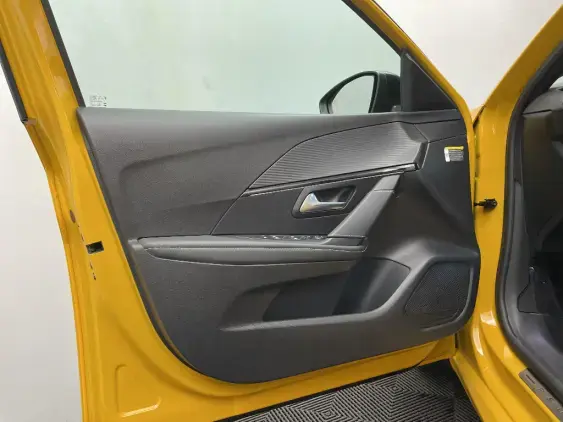 PEUGEOT 208 BUSINESS R II - voiture d'occasion - Photo 19