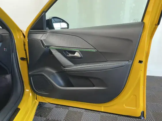 PEUGEOT 208 BUSINESS R II - voiture d'occasion - Photo 20