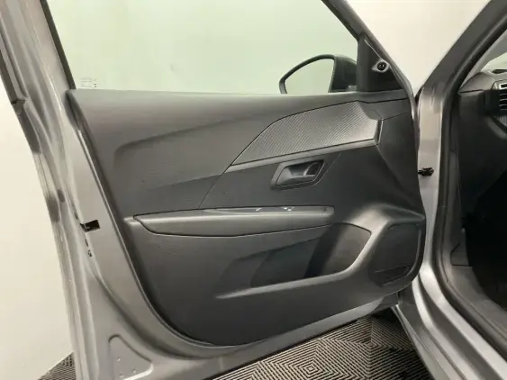 PEUGEOT 208 BUSINESS R II - voiture d'occasion - Photo 18