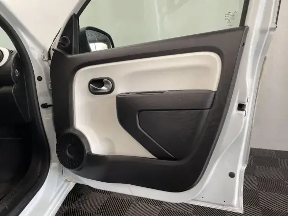 RENAULT TWINGO III - voiture d'occasion - Photo 19