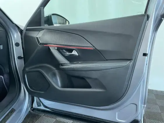 PEUGEOT 2008 II - voiture d'occasion - Photo 20