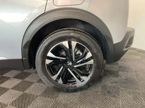 PEUGEOT 2008 II - voiture d'occasion - Photo 24