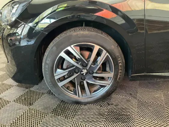 PEUGEOT 208 BUSINESS R II - voiture d'occasion - Photo 23