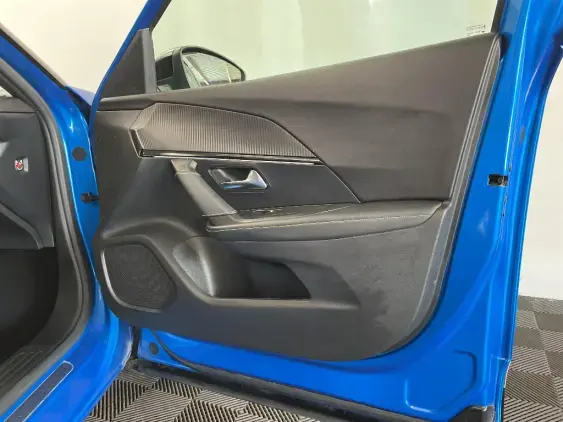 PEUGEOT 2008 ELECTRIQUE II - voiture d'occasion - Photo 20