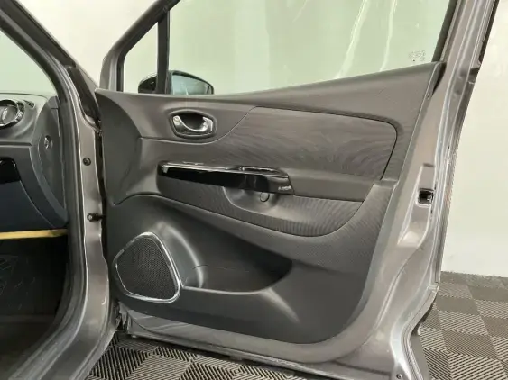 RENAULT CAPTUR - voiture d'occasion - Photo 19