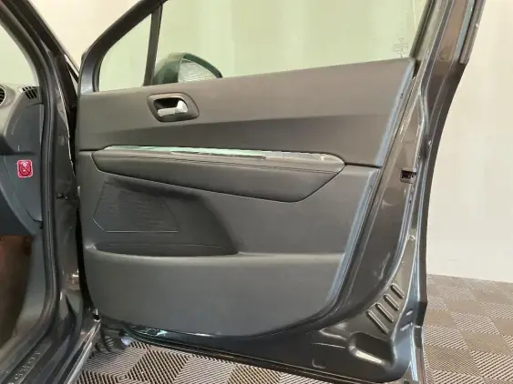 PEUGEOT 3008 - voiture d'occasion - Photo 20
