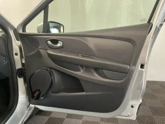 RENAULT CLIO IV - voiture d'occasion - Photo 20