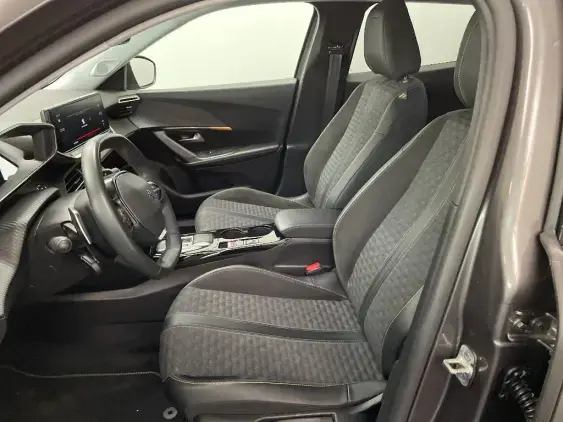 PEUGEOT 2008 II - voiture d'occasion - Photo 18