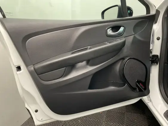 RENAULT CLIO IV - voiture d'occasion - Photo 18