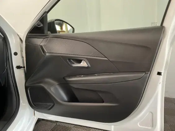 PEUGEOT 208 II - voiture d'occasion - Photo 19