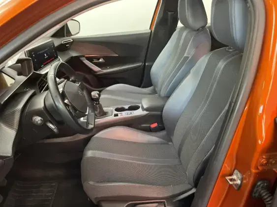 PEUGEOT 2008 II - voiture d'occasion - Photo 18