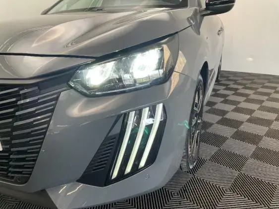 PEUGEOT 208 II - voiture d'occasion - Photo 21