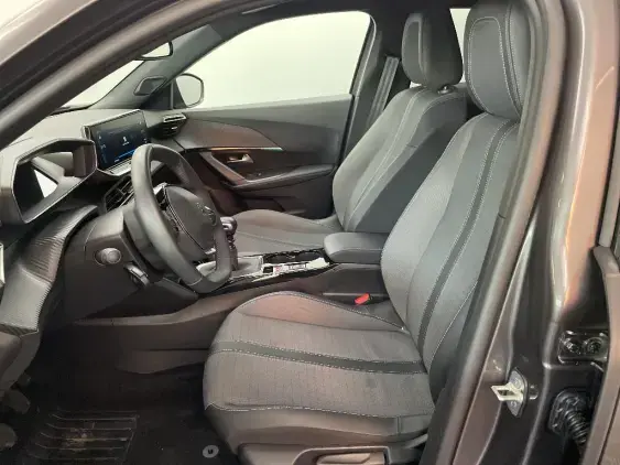 PEUGEOT 2008 II - voiture d'occasion - Photo 17