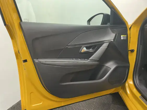 PEUGEOT 208 II - voiture d'occasion - Photo 19