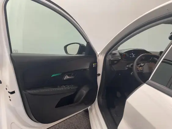 PEUGEOT 208 II - voiture d'occasion - Photo 19