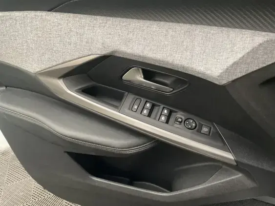 PEUGEOT 5008 III - voiture d'occasion - Photo 19
